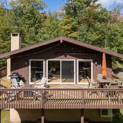 Modern Alpine Chalet 2 Miles from Belleayre