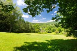 Cozy Rustic Log Cabin • Perfect Catskills Stay