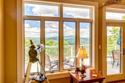 Stars, Sky & Mountain Views • Modern Upstate Stay