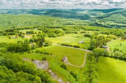 Cozy Catskills • Panoramic Views & Year-Round Fun - Image 4
