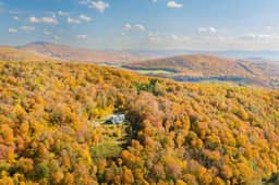 Stars, Sky & Mountain Views • Modern Upstate Stay - Image 5