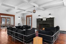 Luxe 3BR Getaway for 4 Seasons - Image 2