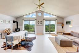 Quaint Catskills Cabin with Panoramic Views - Image 2