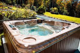 Cozy 6BR Catskills Getaway with Hot Tub - Image 4