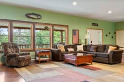 Catskills Retreats with 9BR /Central AC/Game Room - Image 2
