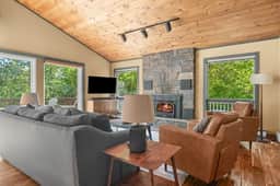 Modern Alpine Chalet 2 Miles from Belleayre - Image 3
