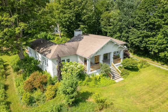 Luxe 3BR Getaway for 4 Seasons - Image 1