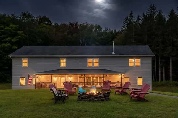 Catskills Retreats with 9BR /Central AC/Game Room - Image 1