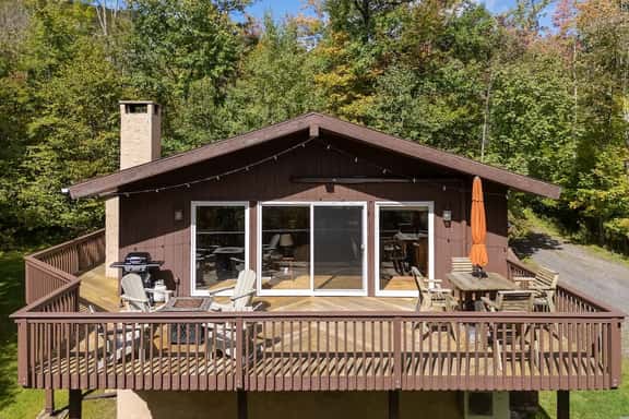 Modern Alpine Chalet 2 Miles from Belleayre - Image 1