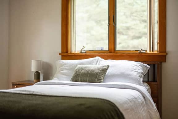 Cozy Year Round Getaway • Private Catskills Cabin