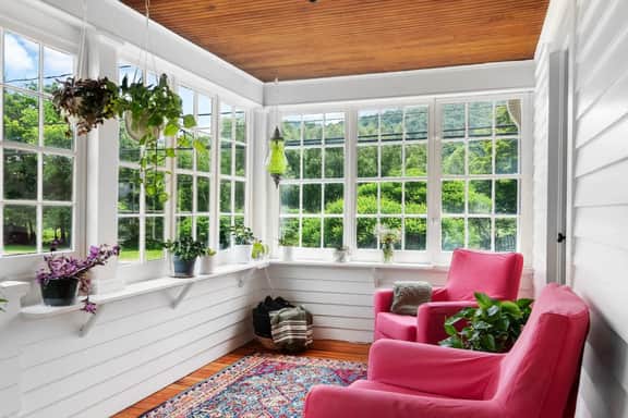 Vintage Catskills Home • Bucolic Views & Coziness