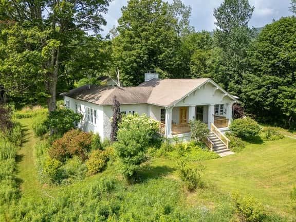 Luxe 3BR Getaway for 4 Seasons