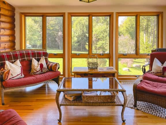 Cozy 6BR Catskills Getaway with Hot Tub