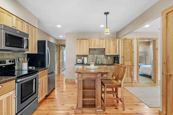 Warm & Woodsy Cabin Year-Round Escape