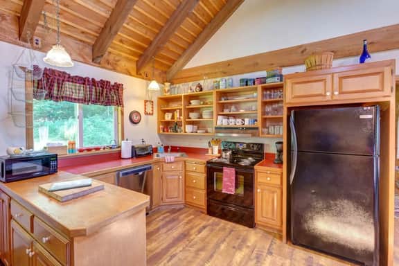 Cozy Rustic Log Cabin • Perfect Catskills Stay - Image 3