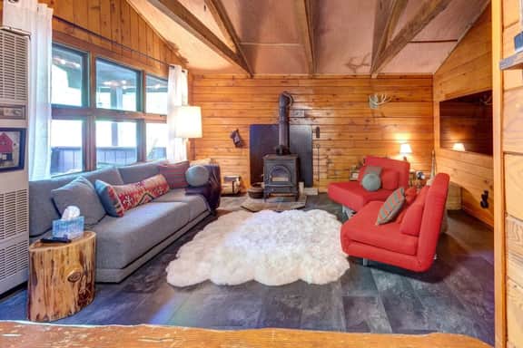 Cozy Log Cabin w/ Sauna EV Charger Dog Friendly - Image 2