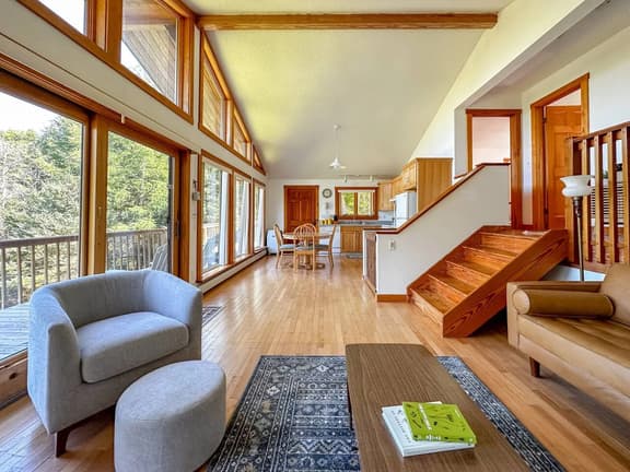Cozy Year Round Getaway • Private Catskills Cabin