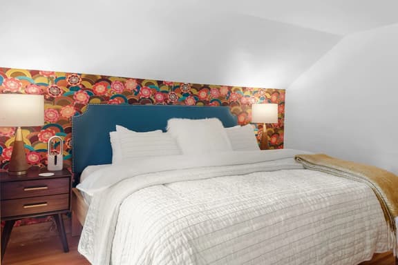 Vintage Catskills Home • Bucolic Views & Coziness