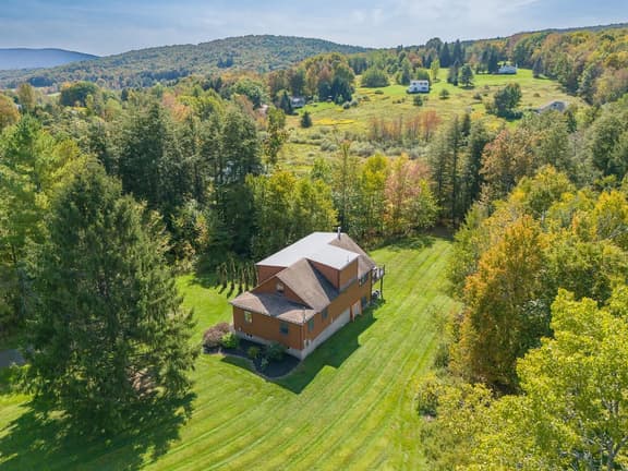 Warm & Woodsy Cabin Year-Round Escape