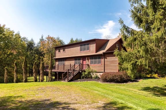 Warm & Woodsy Cabin Year-Round Escape
