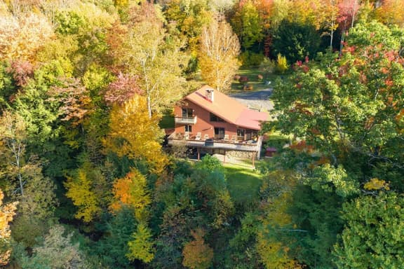 Cozy 6BR Catskills Getaway with Hot Tub
