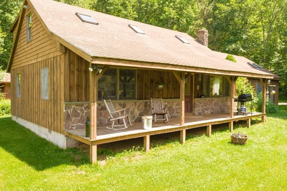 Cozy Rustic Log Cabin • Perfect Catskills Stay - Image 1