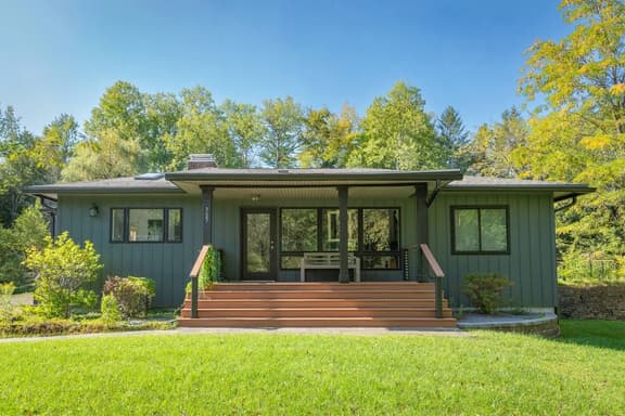 Fresh Air • Modern Comfort • Catskills Charm - Image 1